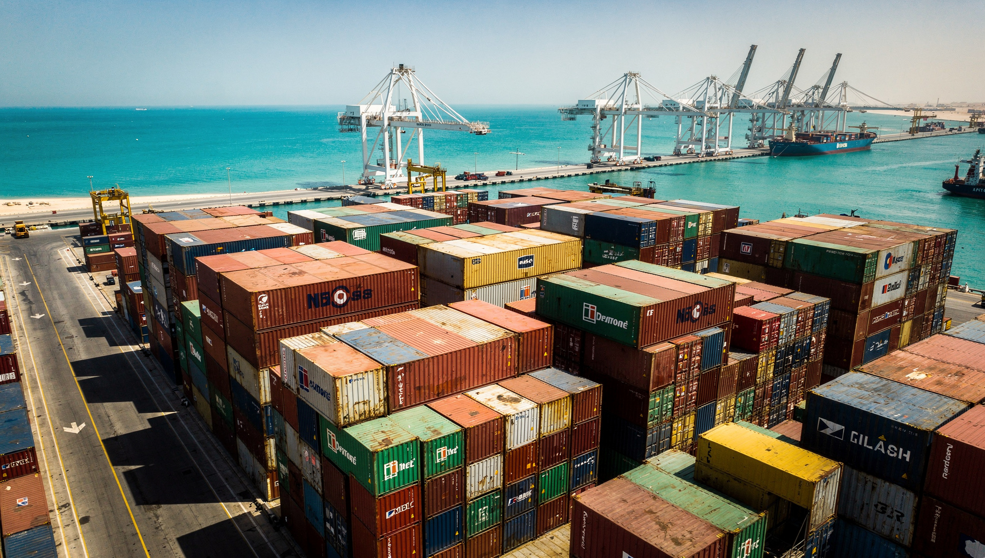 The Connectivity Crisis: How AI Bridges the Legacy Gap in GCC Operations